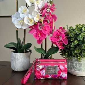 Coach poppy wristlet pink 2 hang tags